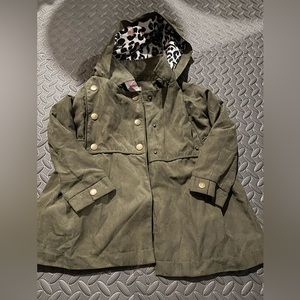 Tahari Girls Green Parka Style Coat, Size 3T, Button Close, pink pattern in hood